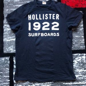 Hollister Men’s Tee Shirt - DRY CLEANED